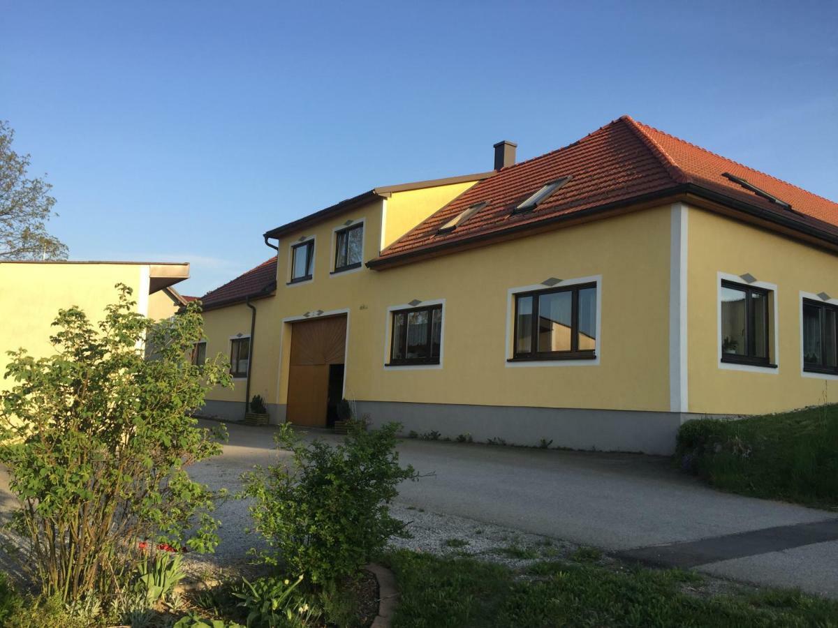 Amstetter'S Ferienwohnung Waldenstein  Екстериор снимка